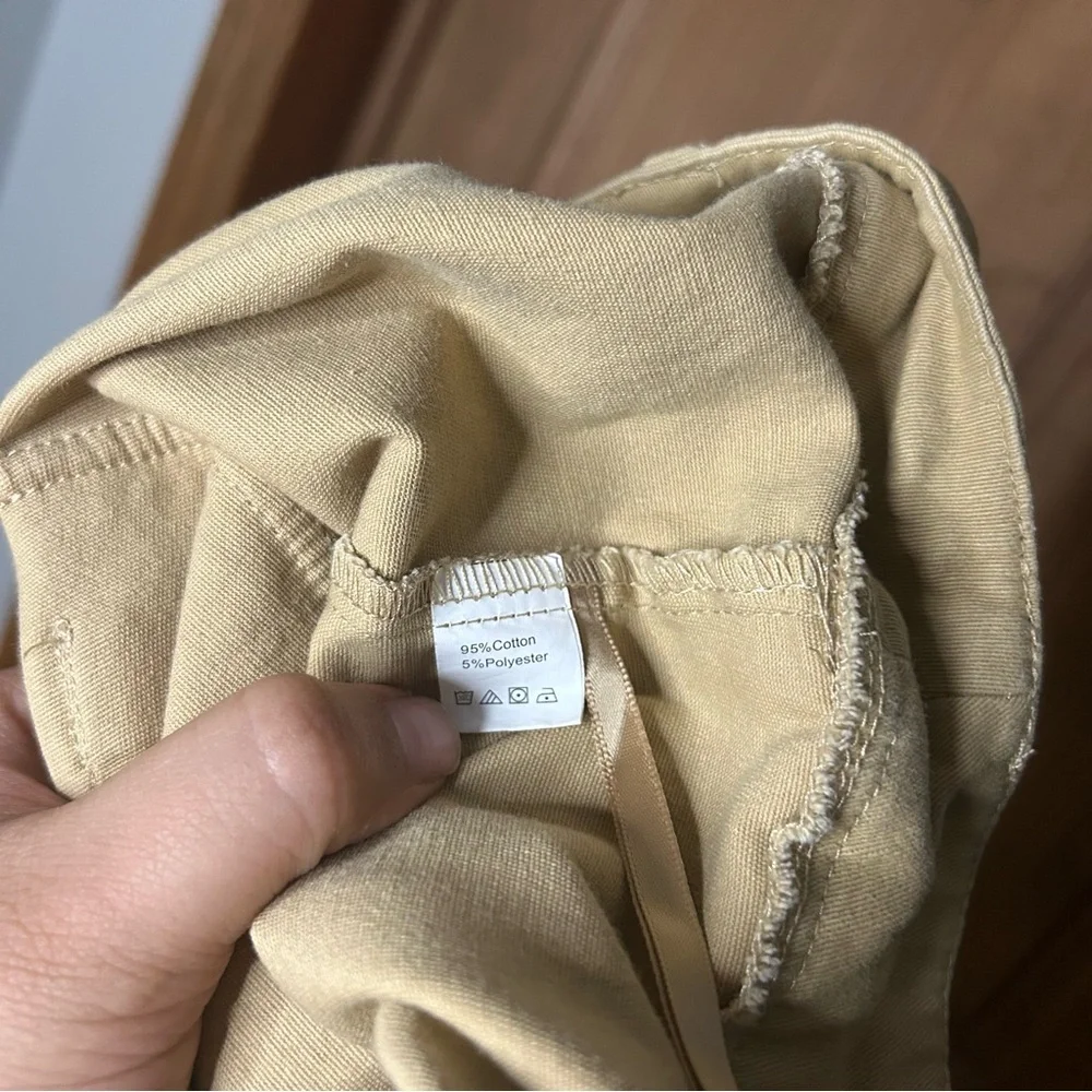 Women’s Tan Cargo Pants - Picture 7 of 8